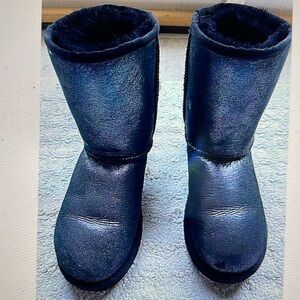 Women’s/Girls UGG Boots Size 4. Black/Glitter